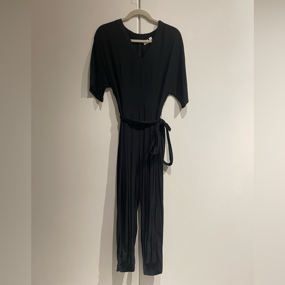 GAP Black V-Neck Short Sleeve Jumpsuit with Tie Waist
